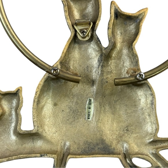 Vintage Cat Family on Branch with Moon - Brass Wall Hanging - 1970's Decor - Picture 4 of 5
